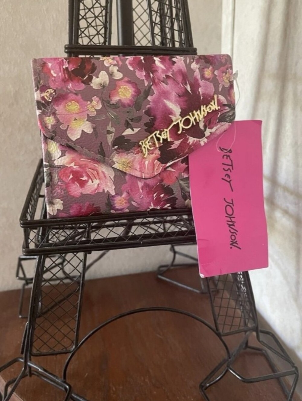 Betsey Johnson-Floral Logo Envelope Bifold Snap Wallet 🤎🩷
